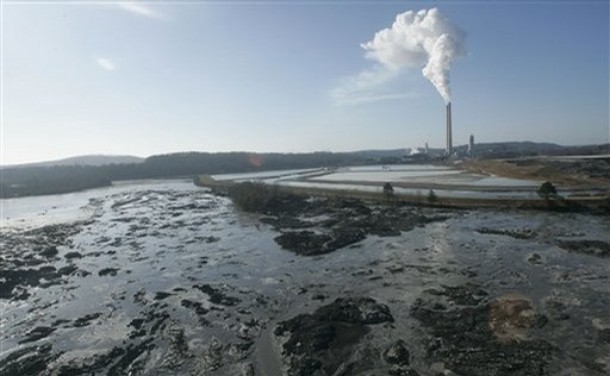 The failure of a dam at a Kingston, TN power plant released 1 billion gallons of coal ash. CREDIT: A.P. IMAGES