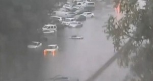 Cars stranded on the Southern State Parkway CREDIT: Screenshot courtesy of NBC New York