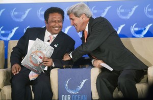 Secretary of State John Kerry and Republic of Palau President Tommy Remengesau participate in the State Department’s ‘Our Ocean’ conference in Washington, June 17, 2014. CREDIT: AP Photo/Cliff Owen