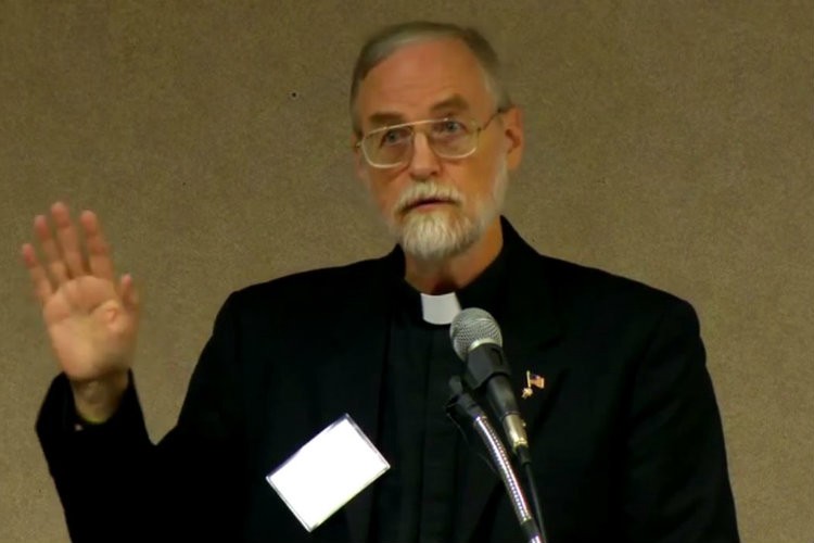 Donald Paul Sullins defending Mark Regnerus’ study at the 2013 Society of Catholic Social Scientists Conference. CREDIT: YOUTUBE/FRANCISCAN UNIVERSITY OF STEUBENVILLE