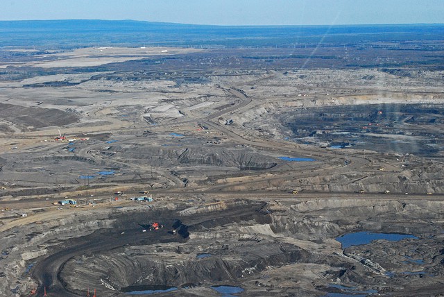 Alberta tar sands, 2010. CREDIT: FLICKR/ NWFBLOGS