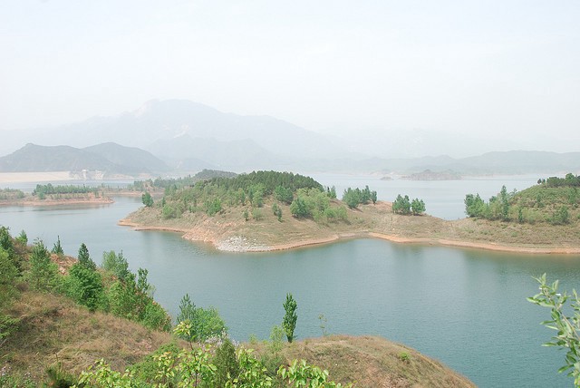 The Miyun reservoir, 100 miles north of Beijing, is the main water source for the city’s more than 20 million inhabitants. Greater agricultural demands and a decline in precipitation, among other factors, have cut the reservoir’s output by two-thirds since the 1960s. CREDIT: FLICKR/ BERT VAN DIJK