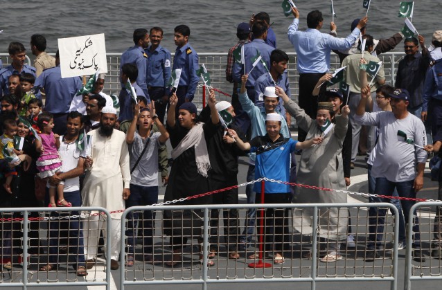 Yemenis search for survivors in the rubble of houses destroyed by Saudi-led airstrikes targeting Houthi positions in a village near Sana’a, Yemen on April 4, 2015. CREDIT: AP
