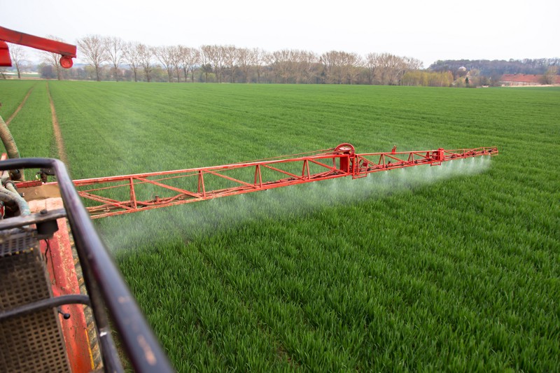 Spraying herbicide on a farm CREDIT: SHUTTERSTOCK