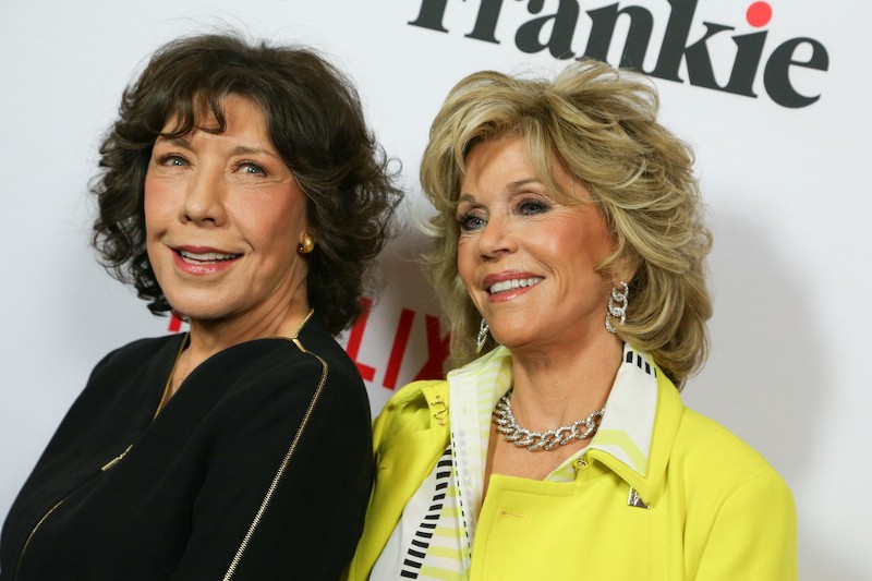 Lily Tomlin and Jane Fonda at a premiere of “Grace and Frankie” CREDIT: AP/RICH FURY
