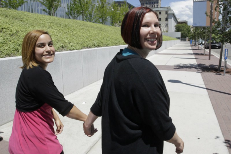 Angie and Kami Roe CREDIT: AP PHOTO/RICK BOWMER