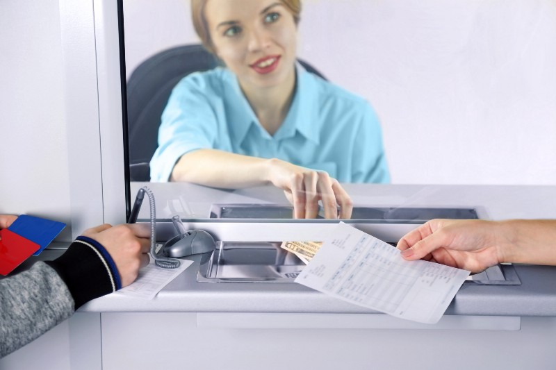 Кассир в банке. Работа обменных. Энергетический обмен нормальная физиология. Работа обменных. Обменник валют.