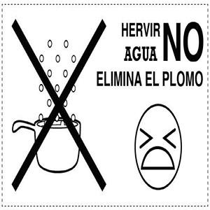 Flyers distributed byThe Genesee County Hispanic/Latino Collaborative to Spanish-speaking families. Flyer reads: “Boiling water does not eliminate lead.”