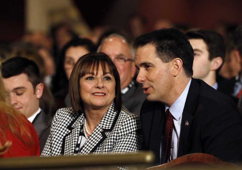 Wisconsin Gov. Scott Walker (R) with his wife Tonette CREDIT: AP PHOTO/MORRY GASH