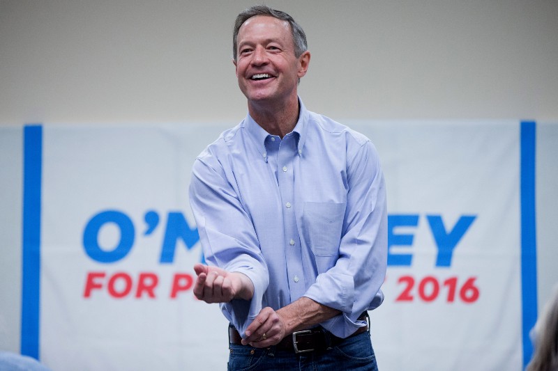 Democratic presidential candidate, former Maryland Gov. Martin O’Malley rolls up his sleeves as he speaks at the West Des Moines Public Library in West Des Moines, Iowa, Saturday, Jan. 2, 2016. CREDIT: AP PHOTO/ANDREW HARNIK