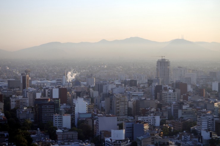 Smog in Mexico City. CREDIT: shutterstock