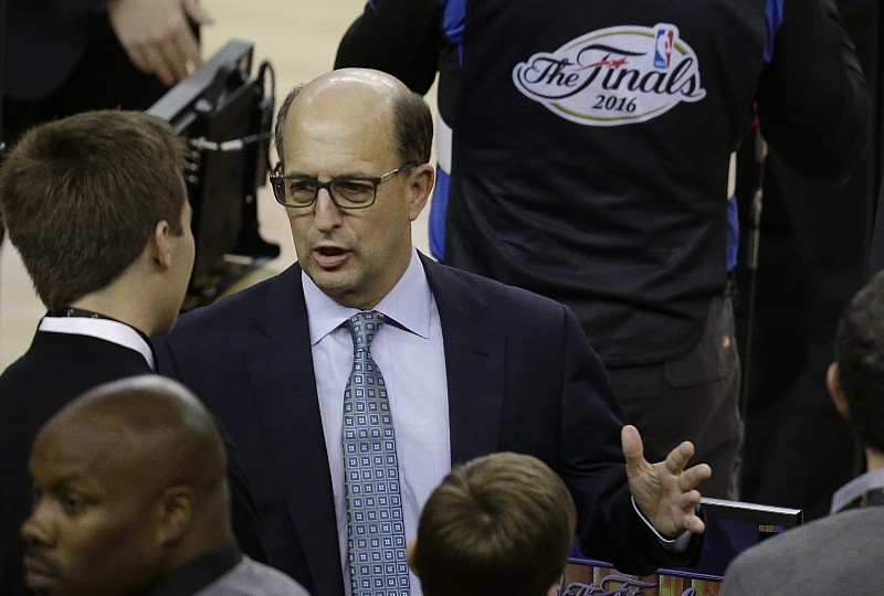 Jeff Van Gundy speaks before Game 1 of basketball’s NBA Finals between the Golden State Warriors and the Cleveland Cavaliers in Oakland, Calif. CREDIT: Ben Margot/AP