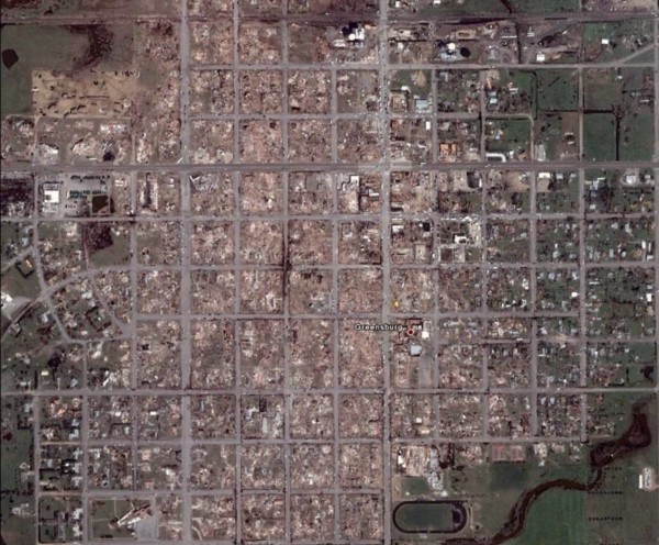 Greensburg, Kansas before (left) and after (right) the 2007 tornado. CREDIT: Google Maps