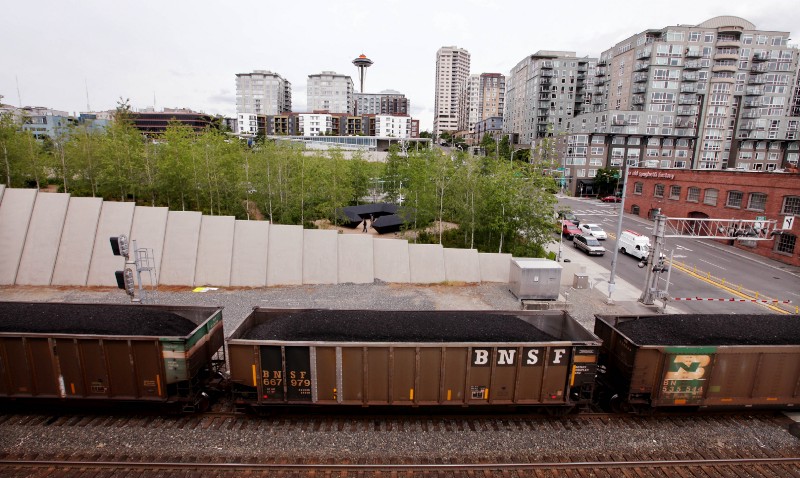 CREDIT: AP Photo/Elaine Thompson