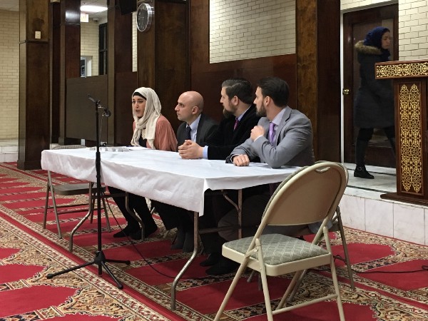 Advocates hold a “Know your rights” workshop for Muslims to understand their rights in the United States. CREDIT: Esther Yu Hsi Lee