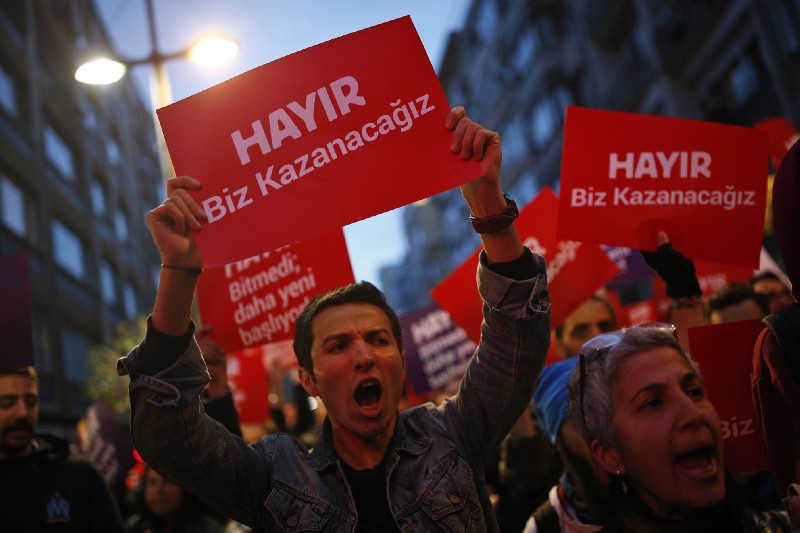 Supporters of the ‘no’ vote protest in Istanbul, against the referendum outcome, Monday, April 17, 2017. The placards reads in Turkish: ‘No we will win’. CREDIT: AP Photo/Emrah Gurel