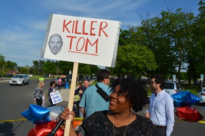 Protesters outside MacArthur’s town hall. CREDIT: Kira Lerner
