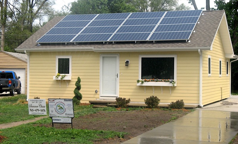 Students at Purdue University installed solar panels on this Lafayette home. CREDIT: Purdue University
