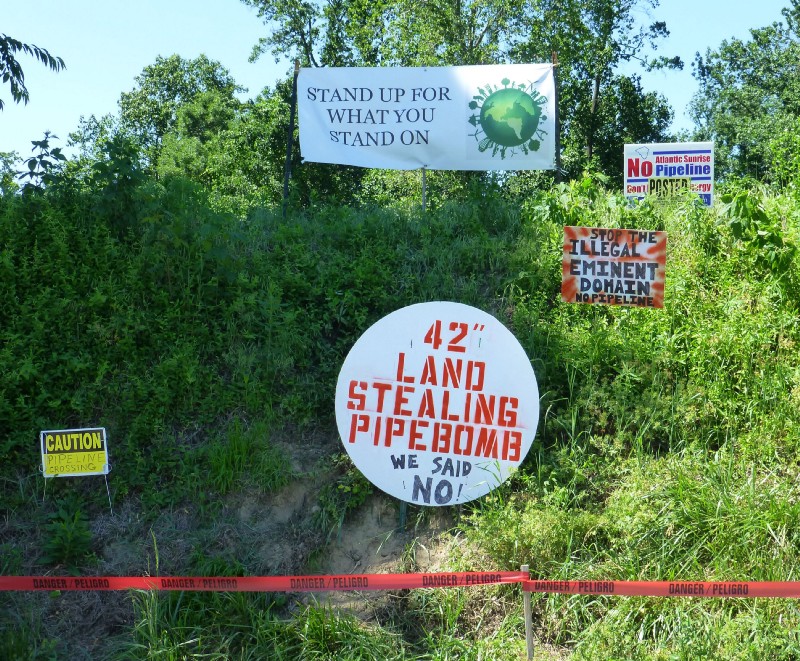 Residents of Lancaster County, Pennsylvania, express opposition to the proposed Atlantic Sunrise pipeline project. CREDIT: Mark Hand/ThinkProgress