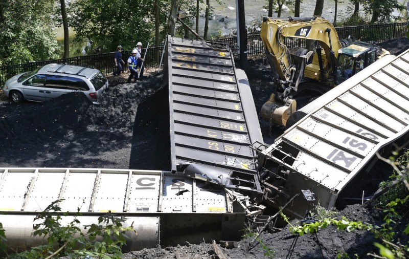 A CSX freight train that derailed in 2012. CREDIT: AP/Patrick Semansky