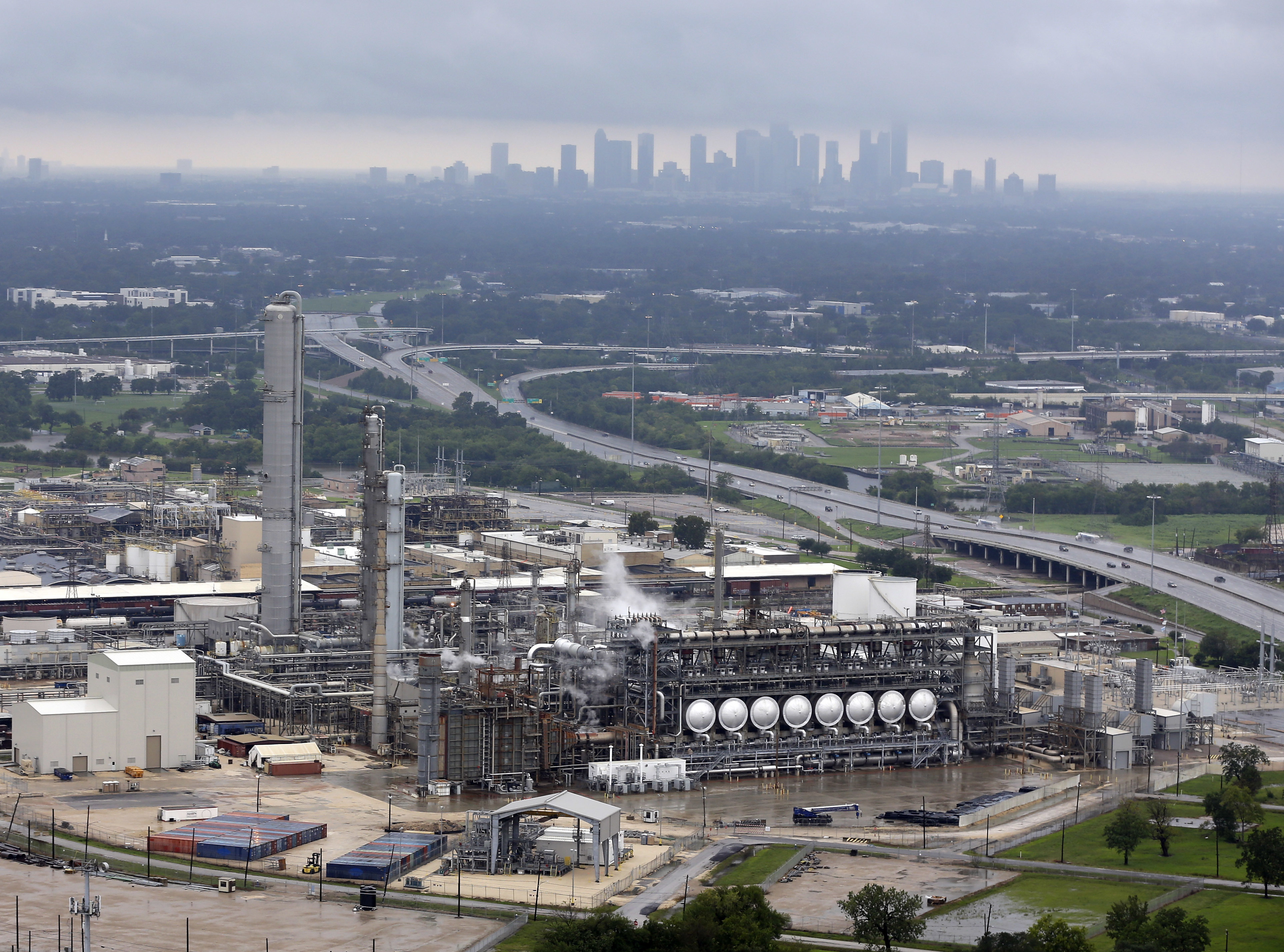 The Flint Hills Resources oil refinery near downtown Houston on Tuesday, Aug. 29, 2017. CREDIT: AP Photo/D1avid J. Phillip
