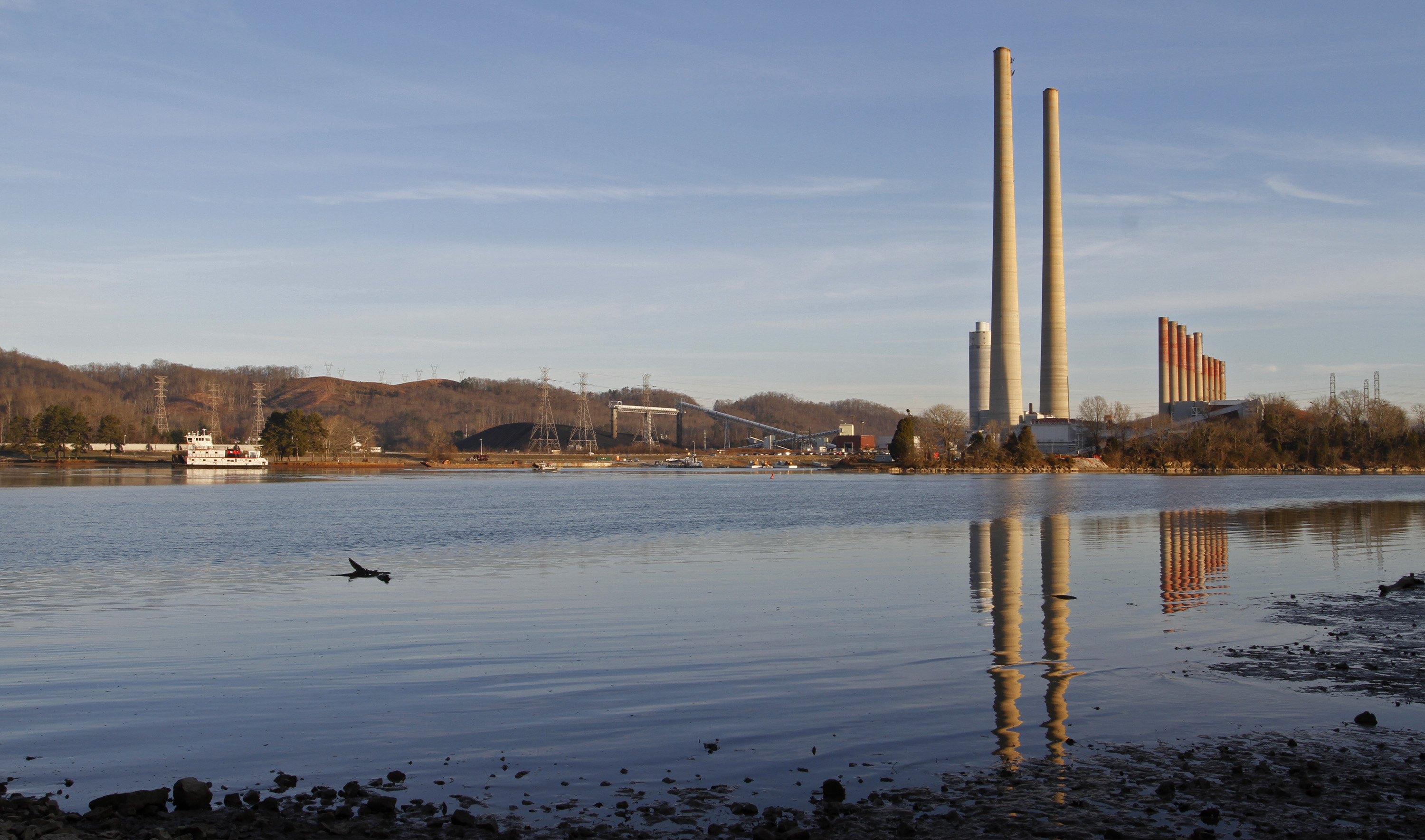 TVA's Kingston Fossil Plant.
(CREDIT: AP Photo/Wade Payne)