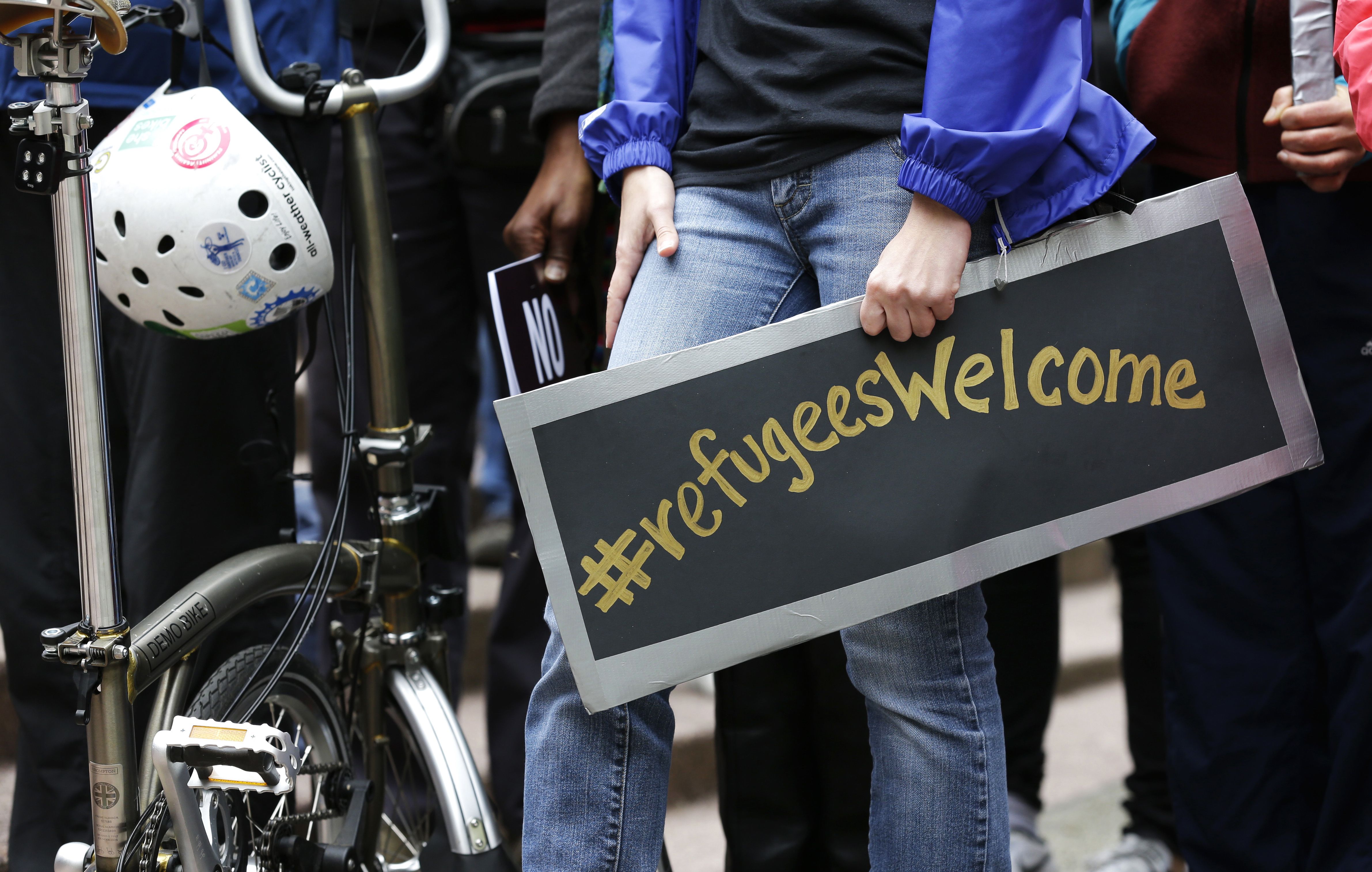 Protesters gather to demonstrate against President Trump's revised travel ban in May 2017. (CREDIT: AP Photo/Ted S. Warren)