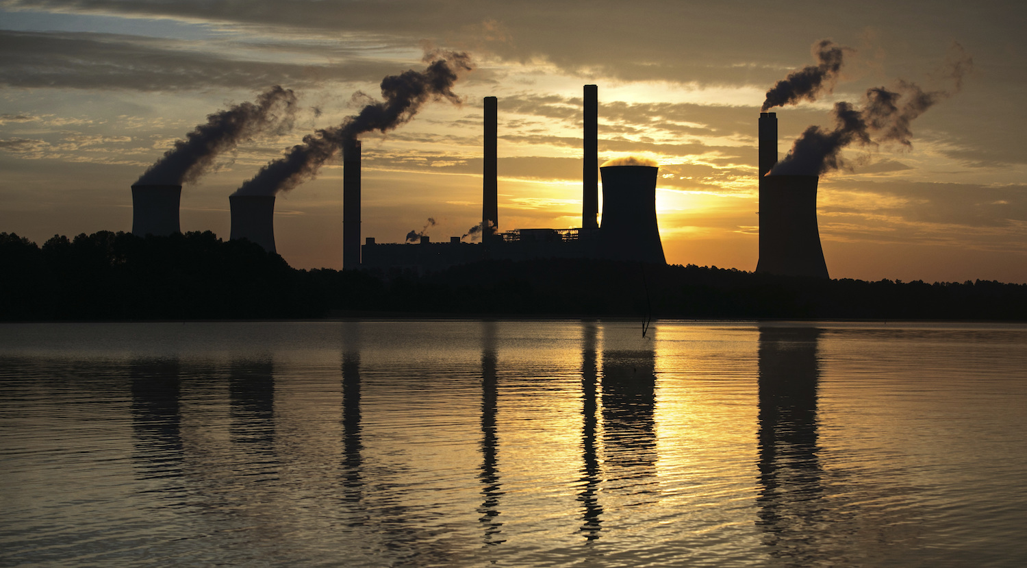 The coal-fired Plant Scherer in Juliette, GA, June 2017. CREDIT: AP/Branden Camp