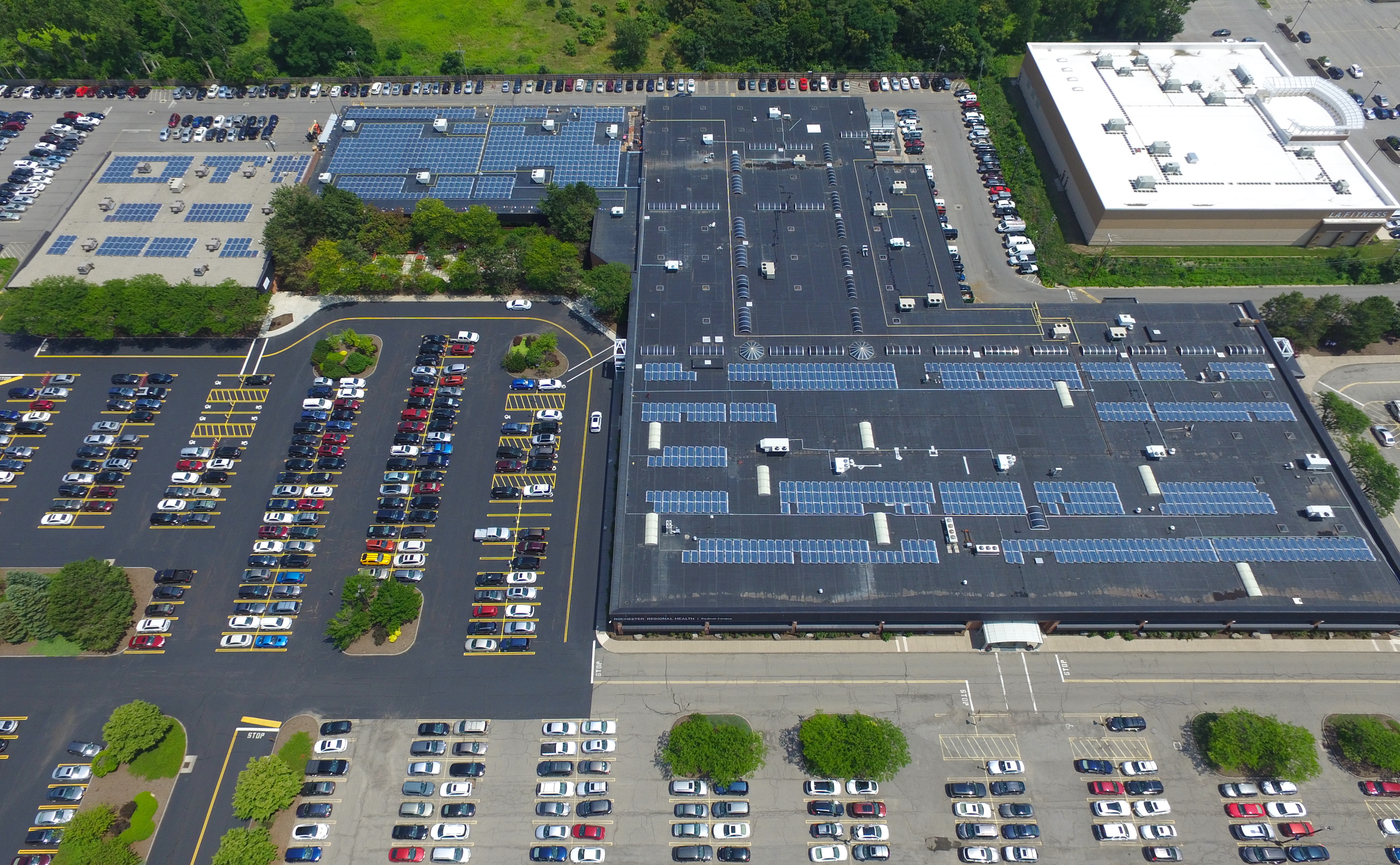 Solar panels atop Rochester Regional Health center in NY. Credit: Mike Waller, Rochester Regional Health
