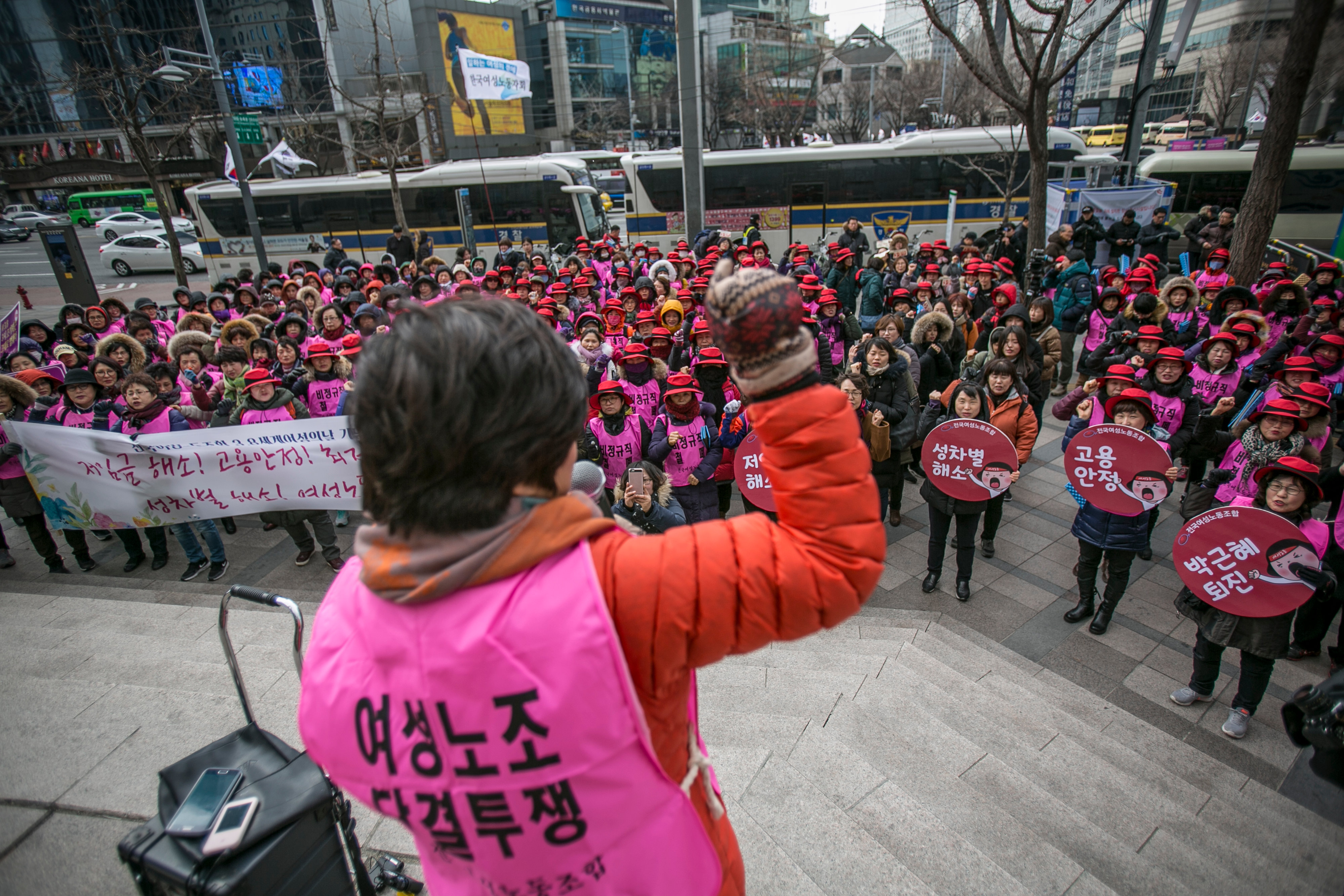 South Korean women protest against gender inequality and sexual harrassment in the workplace by participating in a march on March 8, 2017 in Seoul, South Korea. Chung/Getty Images)