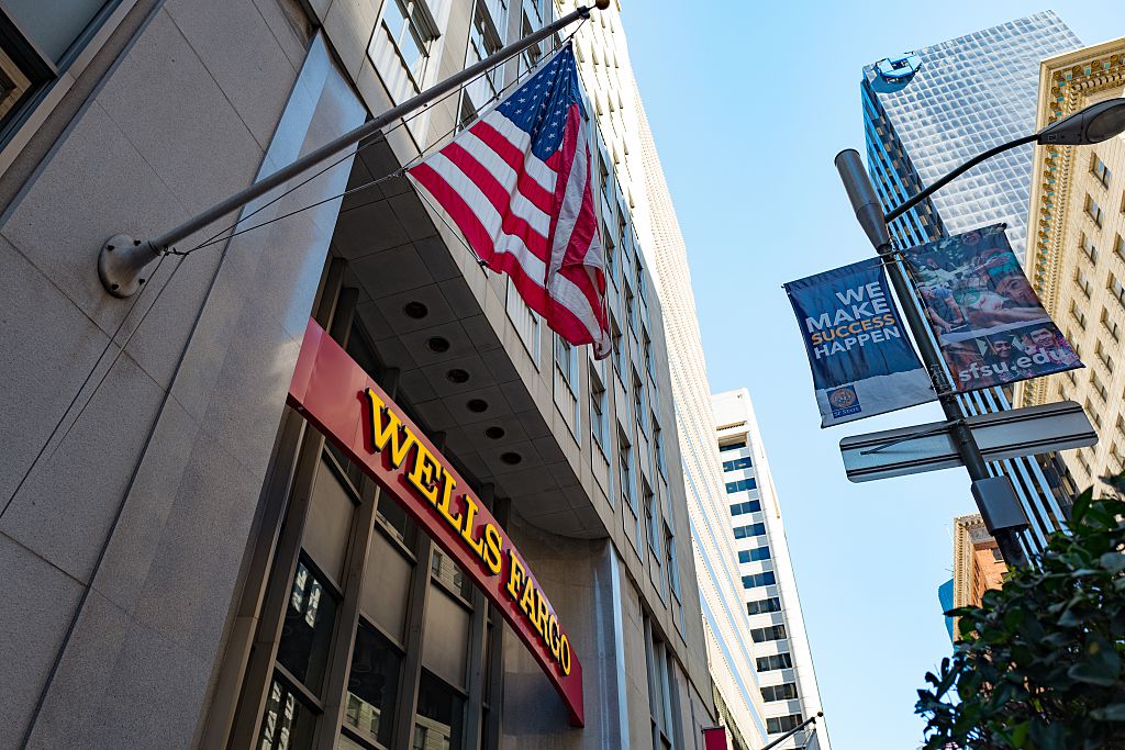 Corporations, not workers, are benefiting the most from the GOP tax bill.
(CREDIT: Smith Collection/Gado/Getty Images)