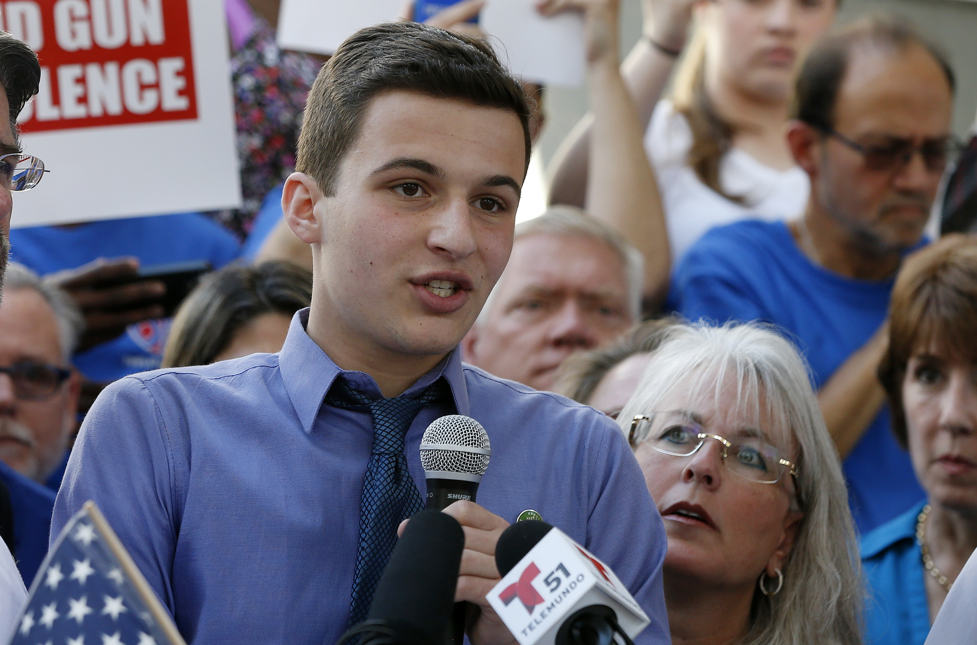 Marjory Stoneman Douglas High School student Cameron Kasky speaks at a rally for gun control at the Broward County Federal Courthouse in Fort Lauderdale, Florida. / RHONA WISE/AFP/Getty Images