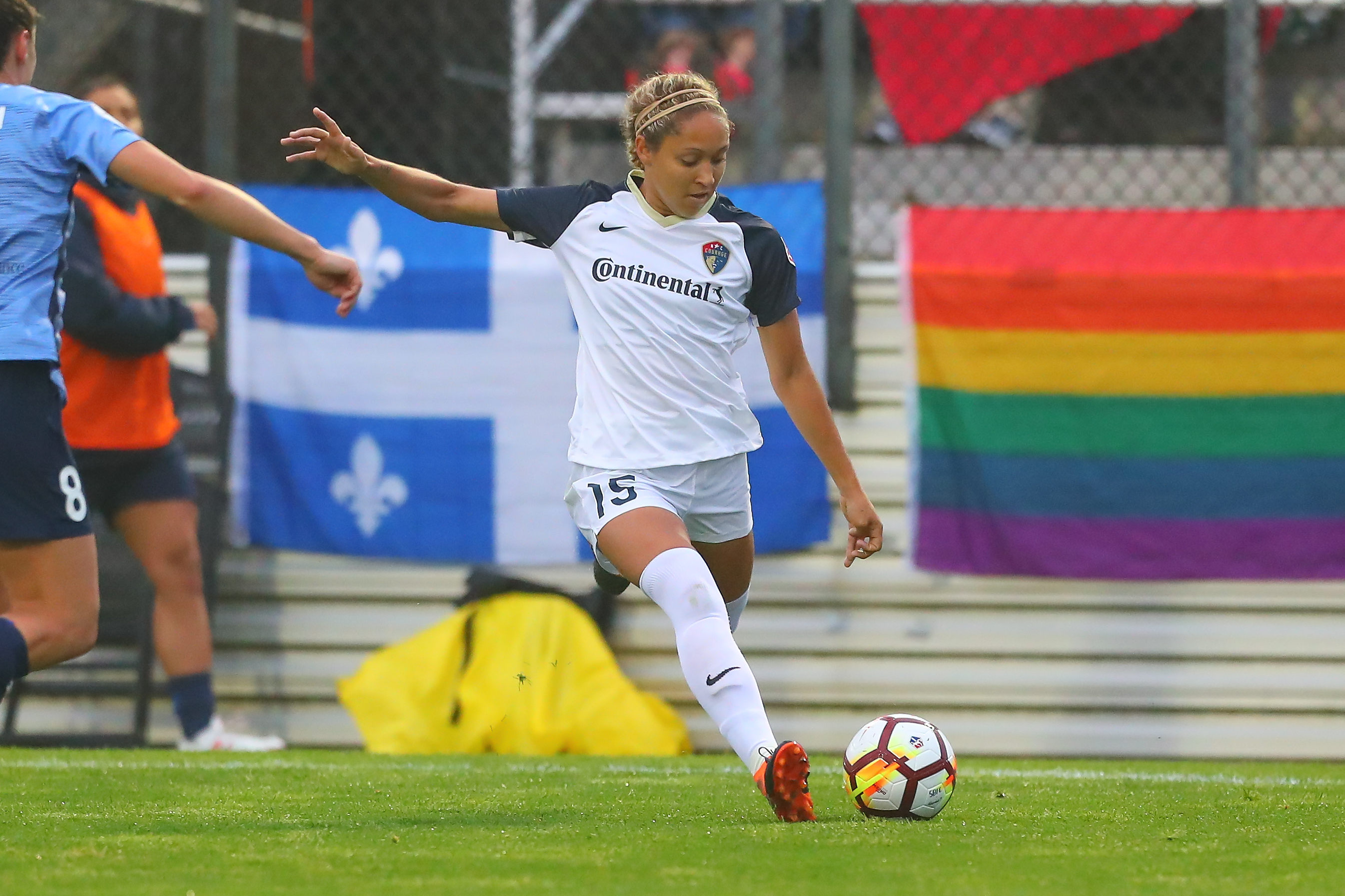 PISCATAWAY, NJ - MAY 19: North Carolina Courage defender Jaelene Hinkle (15) during the first half of the National Womens Soccer League game between the North Carolina Courage and Sky Blue FC on May 19, 2018, at Yurcak Field in Piscataway, NJ. (Photo by Rich Graessle/Icon Sportswire via Getty Images)