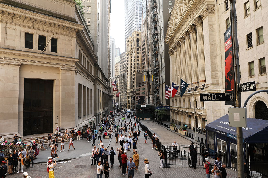 Crowds outside the New York Stock Exchange at the intersection of Wall Street and Nassau in Manhattan. (CREDIT: Spencer Platt/Getty Images)