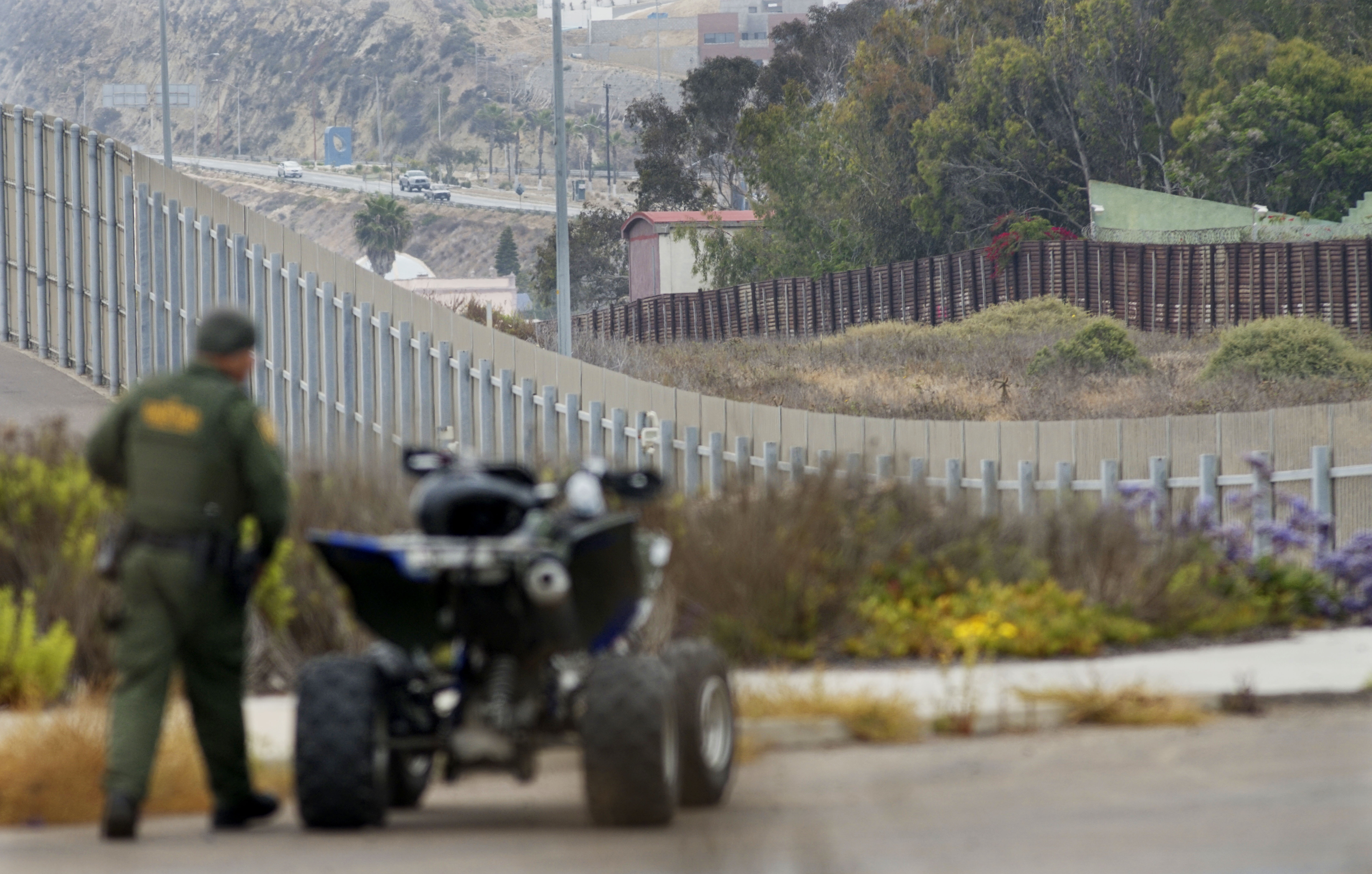 The Trump administration has reportedly confirmed it will hold migrant children in tent cities, the first of which will be located in El Paso, Texas. (CREDIT: SANDY HUFFAKER/AFP/Getty Images)