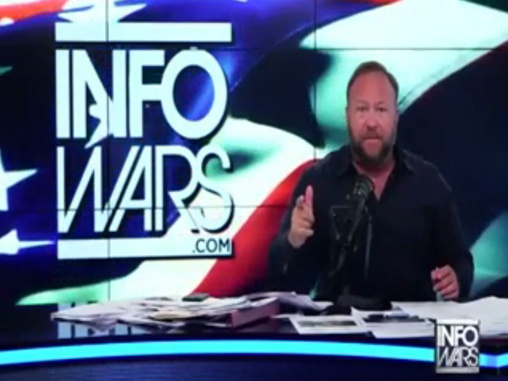 Infowars' Alex Jones gestures to Robert Mueller on July 23, 2018. (Screengrab via Infowars)