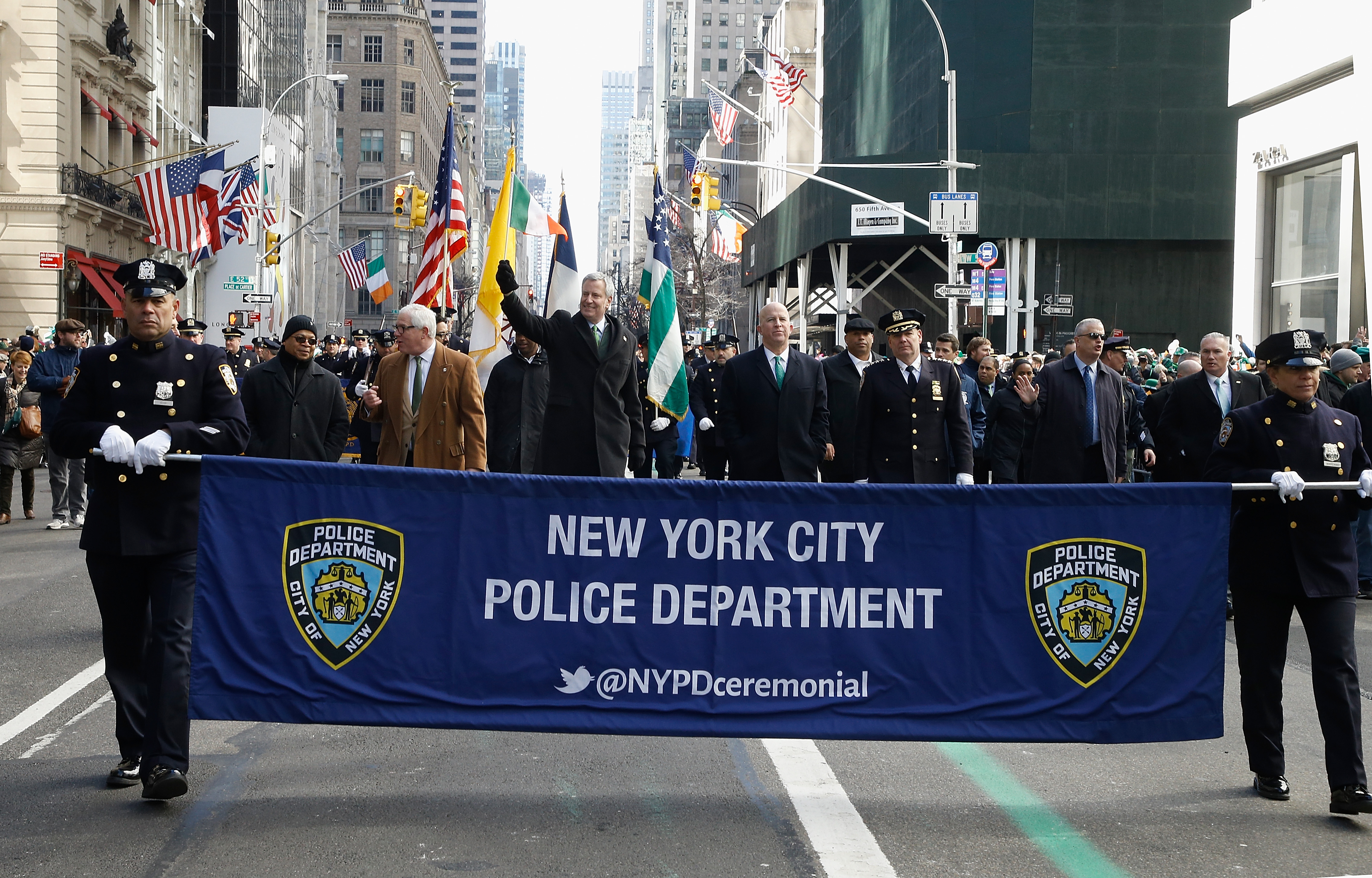 NEW YORK, NY - MARCH 17: NYPD counter terrorism, John Miller, New York City Mayor Bill de Blasio and NYPD commissioner, James O'Neill 2018 New York City St. Patrick's Day Parade on March 17, 2018 in New York City. (Photo by John Lamparski/Getty Images)