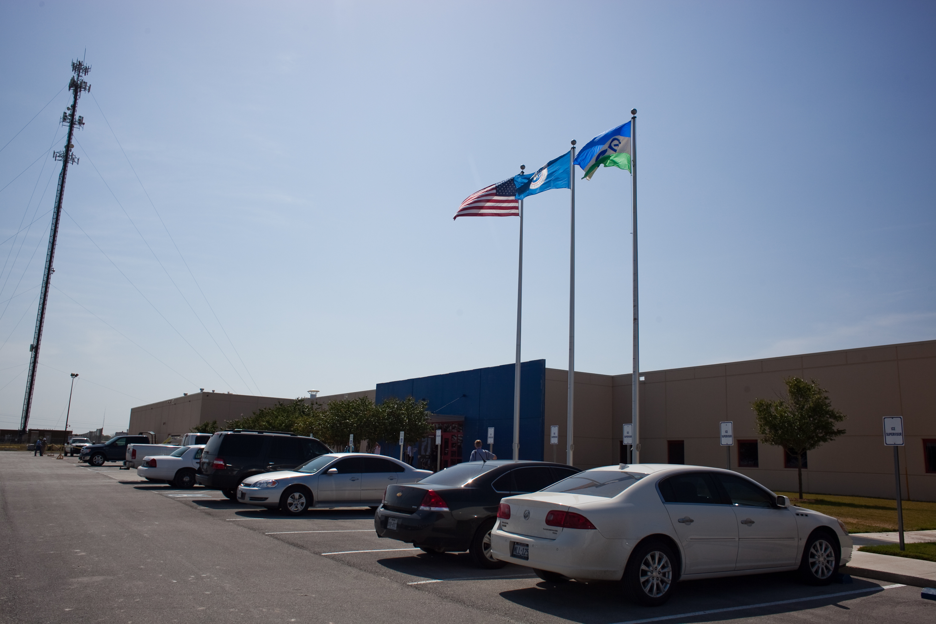 More than 500 migrant fathers and sons being held at the ICE-operated Karnes County Residential Center in Texas say they plan to strike in protest of the harsh conditions they face in detention. (Photo credit: Drew Anthony Smith/Getty Images)
