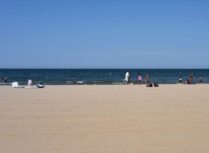 Simulation of LEEDCo's proposed offshore wind project in Lake Erie called Icebreaker Wind. The project's proposed six offshore wind turbines can be seen on in the distance. CREDIT: LEEDCo