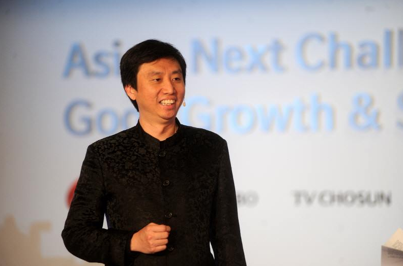 Chade-Meng Tan speaks at the Asian Leadership Conferencein Seoul, South Korea, in March 2013. CREDIT: Chade-Meng Tan via Facebook