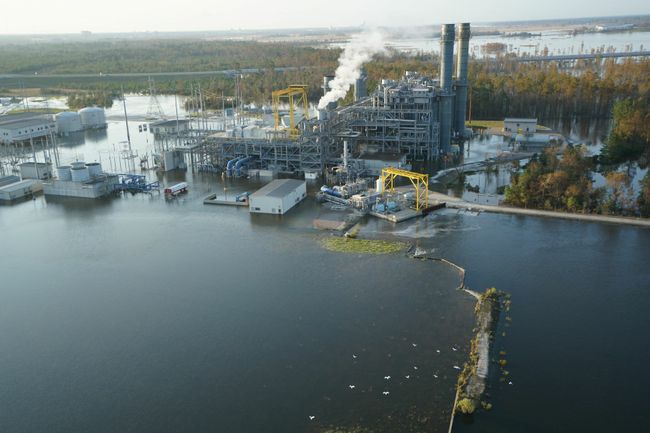 The flooded power plant north of Wilmington, North Carolina was shut down overnight on Friday. (CREDIT: Duke Energy press kit)