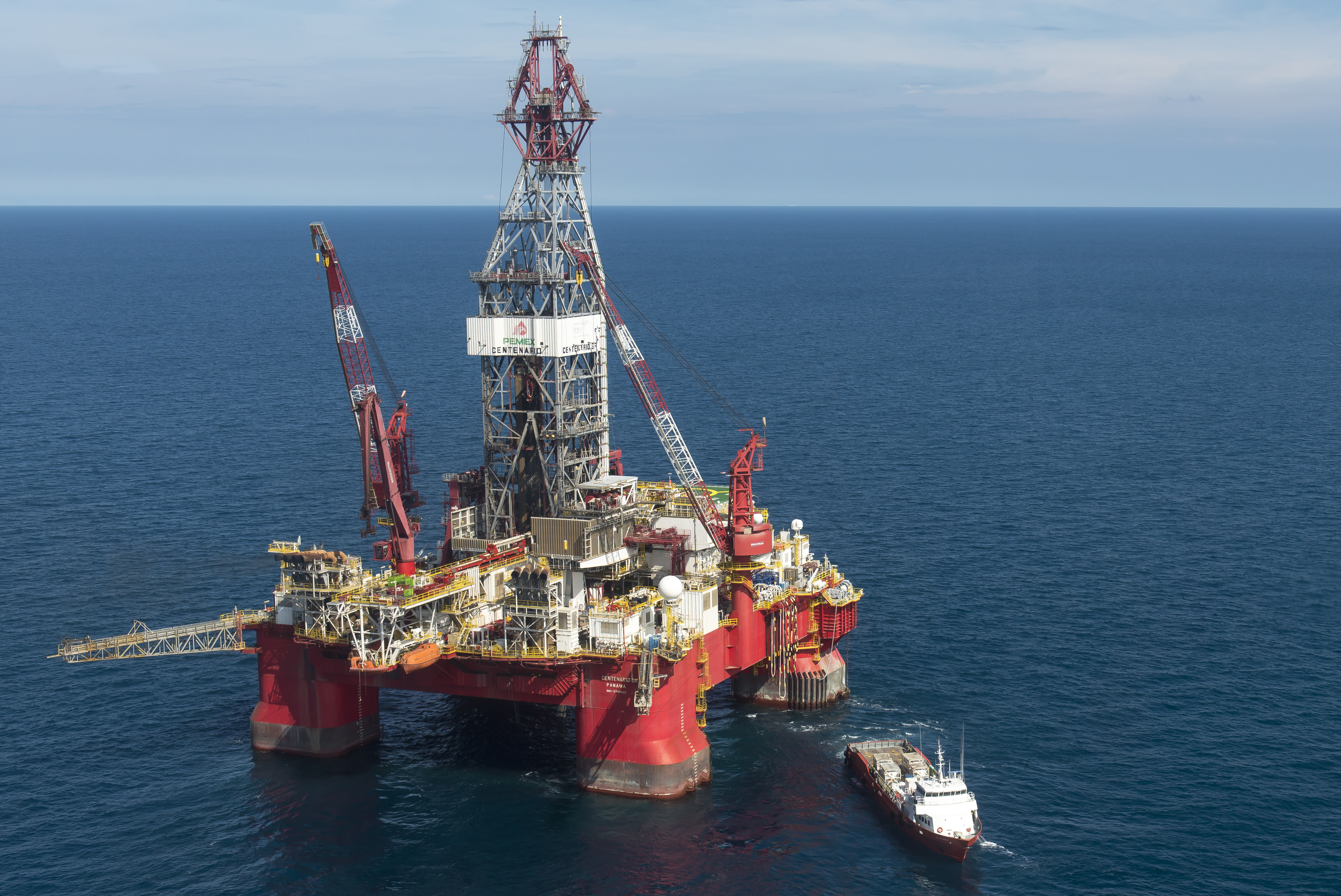 Aerial view of the Centenario exploration oil rig, operated by Mexican company "Grupo R" and working for Mexico's state-owned oil company PEMEX, in the Gulf of Mexico on August 30, 2013. (Credit: OMAR TORRES/AFP/Getty Images)