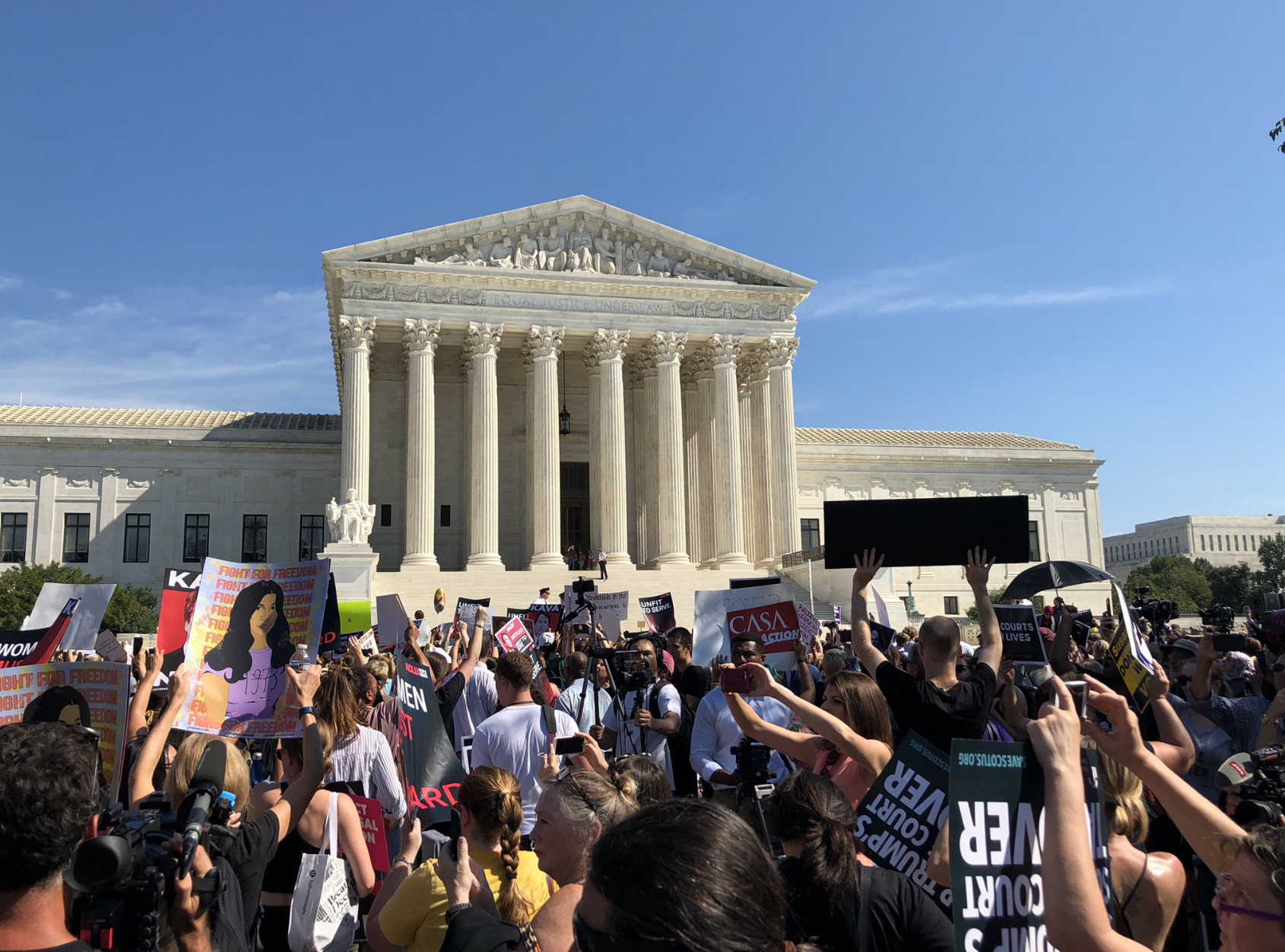 More than a thousand people marched to teh Supreme Court Thursday to protest Supreme Court nominee Brett Kavanaugh. Image via the author