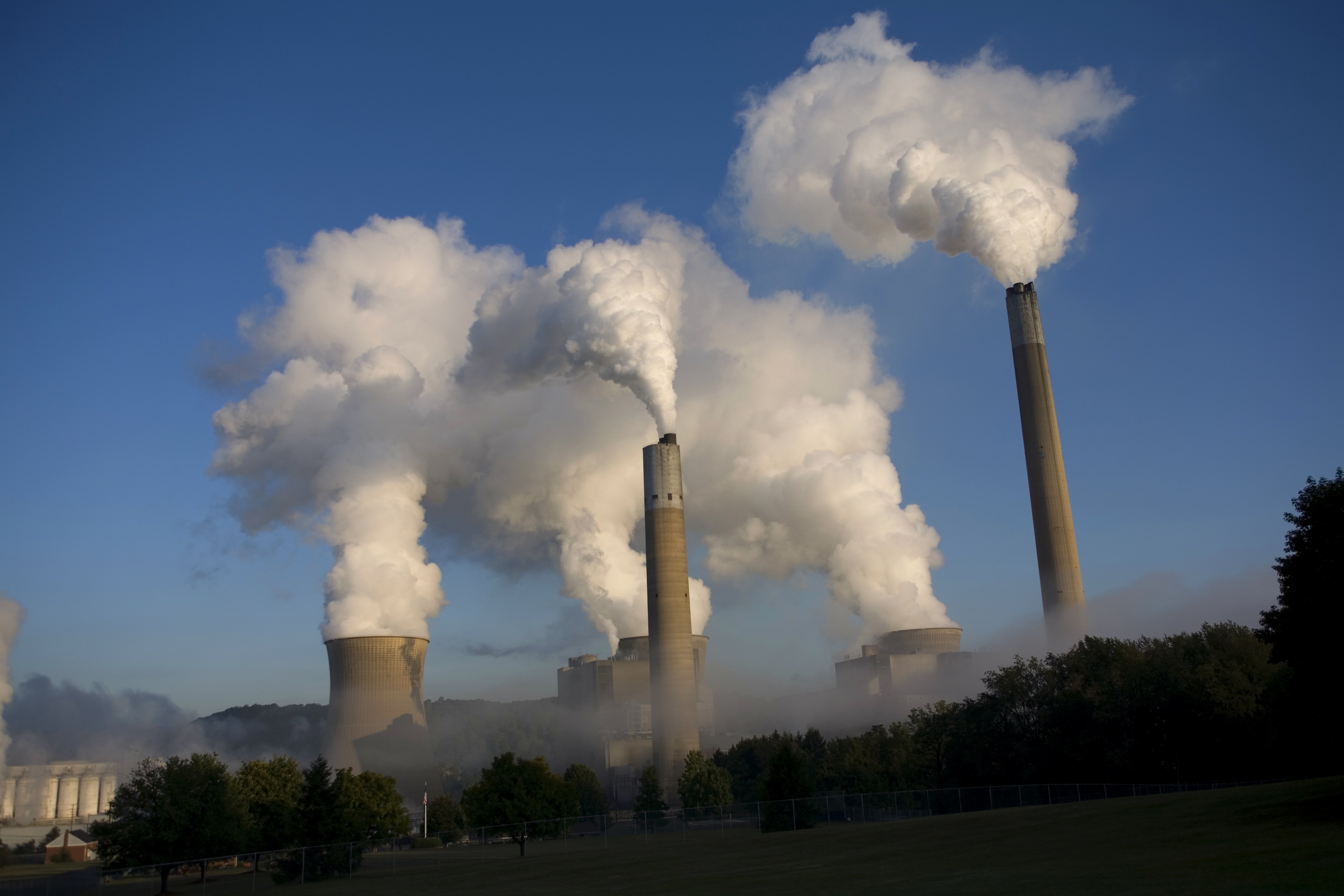 FirstEnergy Solutions plans to close the coal-fired Bruce Mansfield power plant in Shippingport, Pennsylvania by June 2021. CREDIT: Robert Nickelsberg/Getty Images