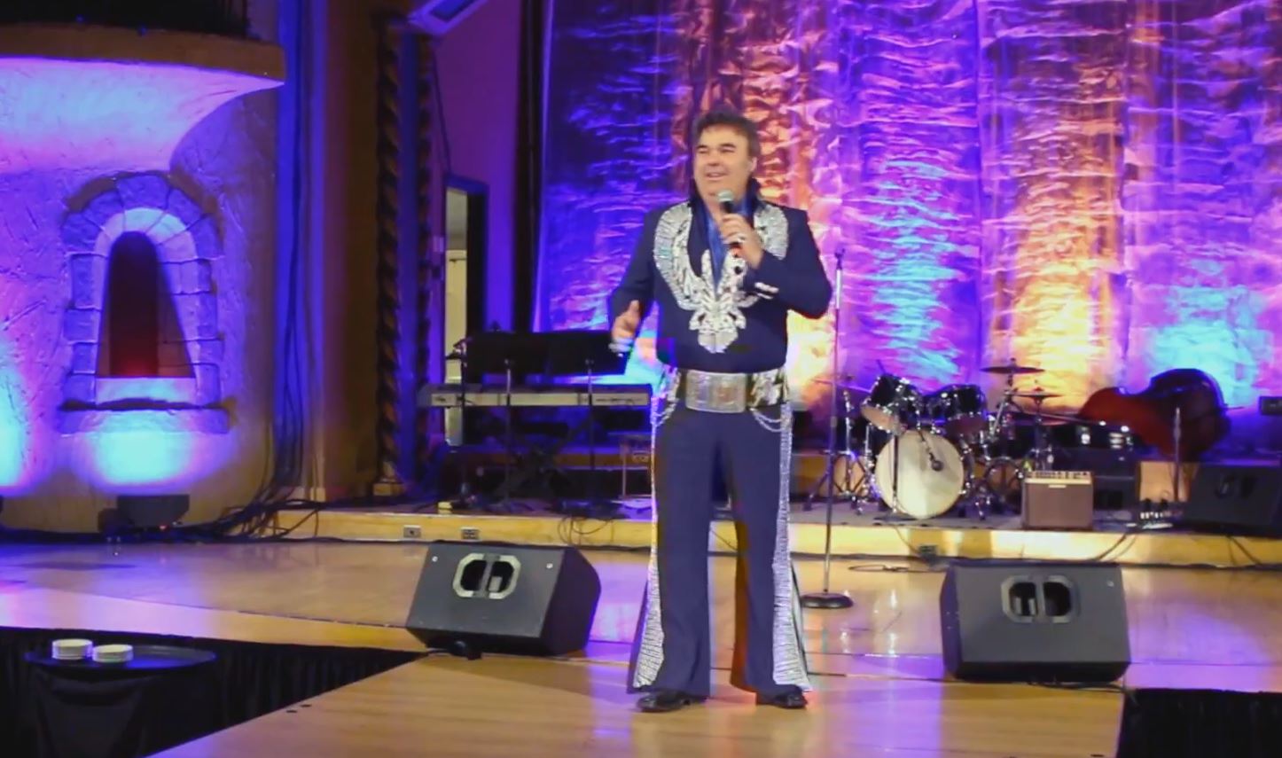 Indiana state Rep. Bruce Borders (R) performing his Elvin impersonation at Hoosier Idol 2018. CREDIT: YouTube/Screenshot