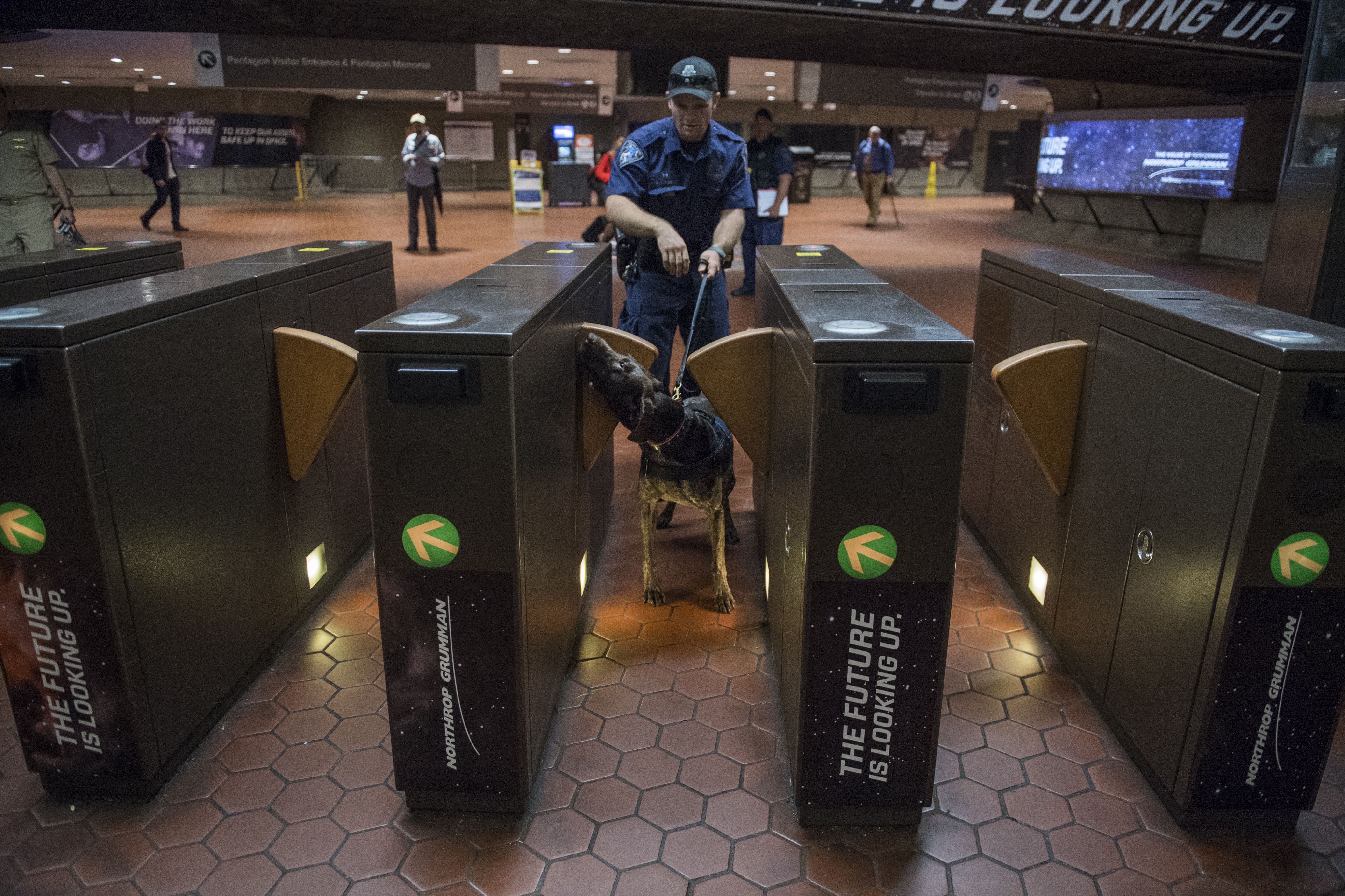 WMATA, the DC metro, is losing nearly half a million dollars a day during the shutdown. (PHOTO CREDIT: Tom Williams/CQ Roll Call)