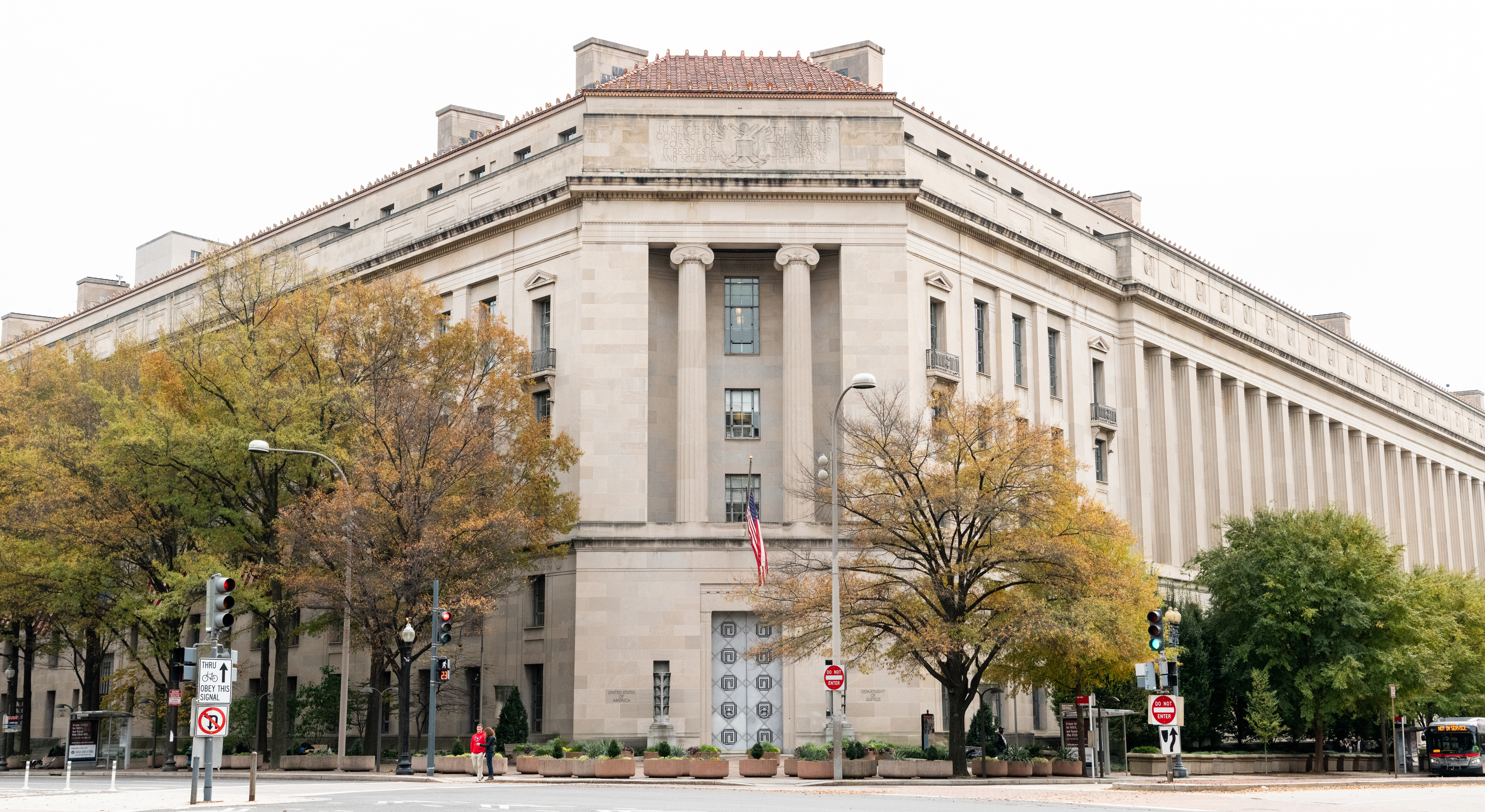 Federal employees are going without $2 billion in paychecks Friday. (PHOTO CREDIT: Photo by Michael Brochstein/SOPA Images/LightRocket via Getty Images)