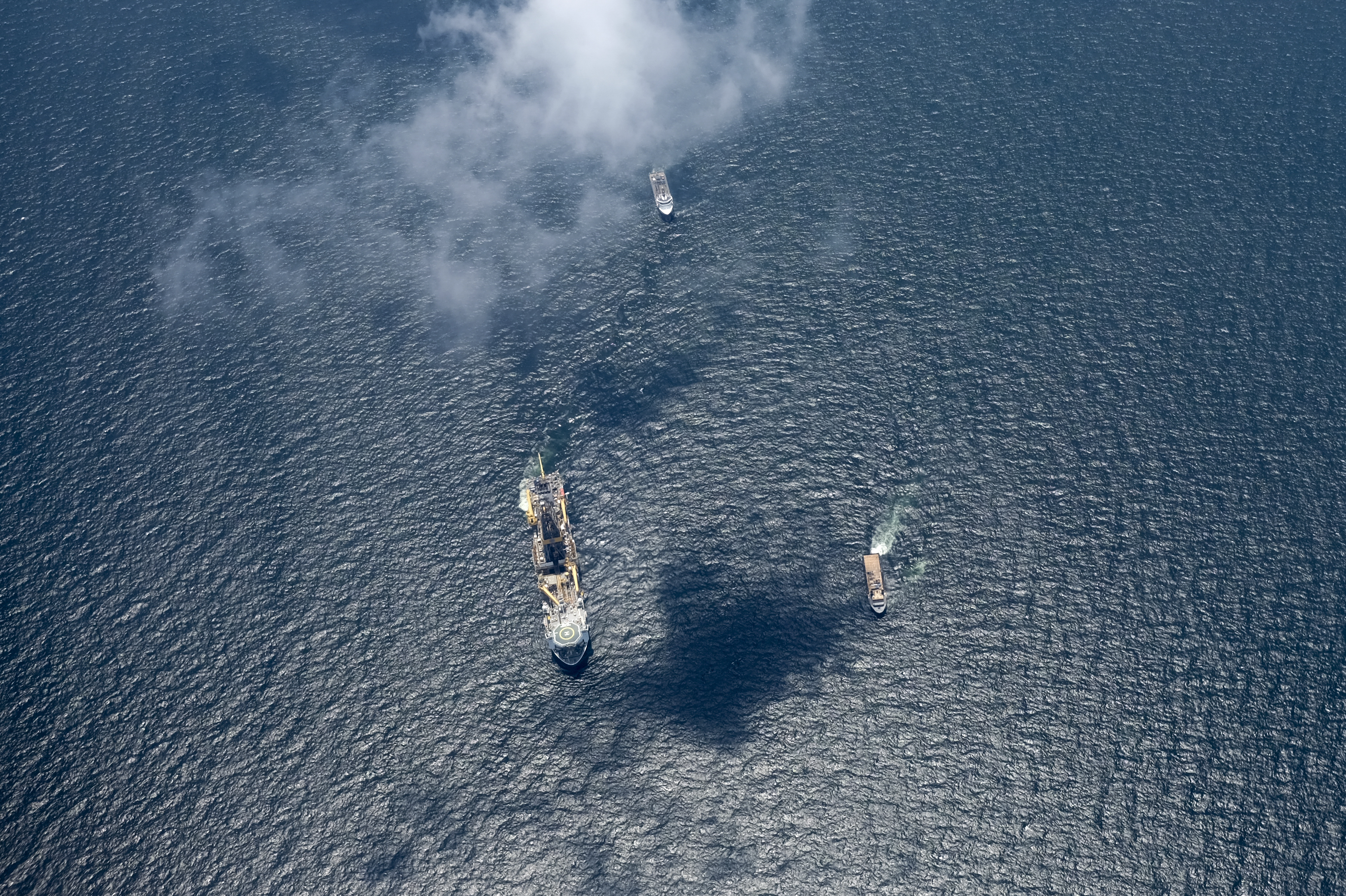 The drill ship Rowan Resolute in the Gulf of Mexico during a flight out of New Orleans, LA on July 21, 2018. CREDIT: Bonnie Jo Mount/The Washington Post via Getty Images