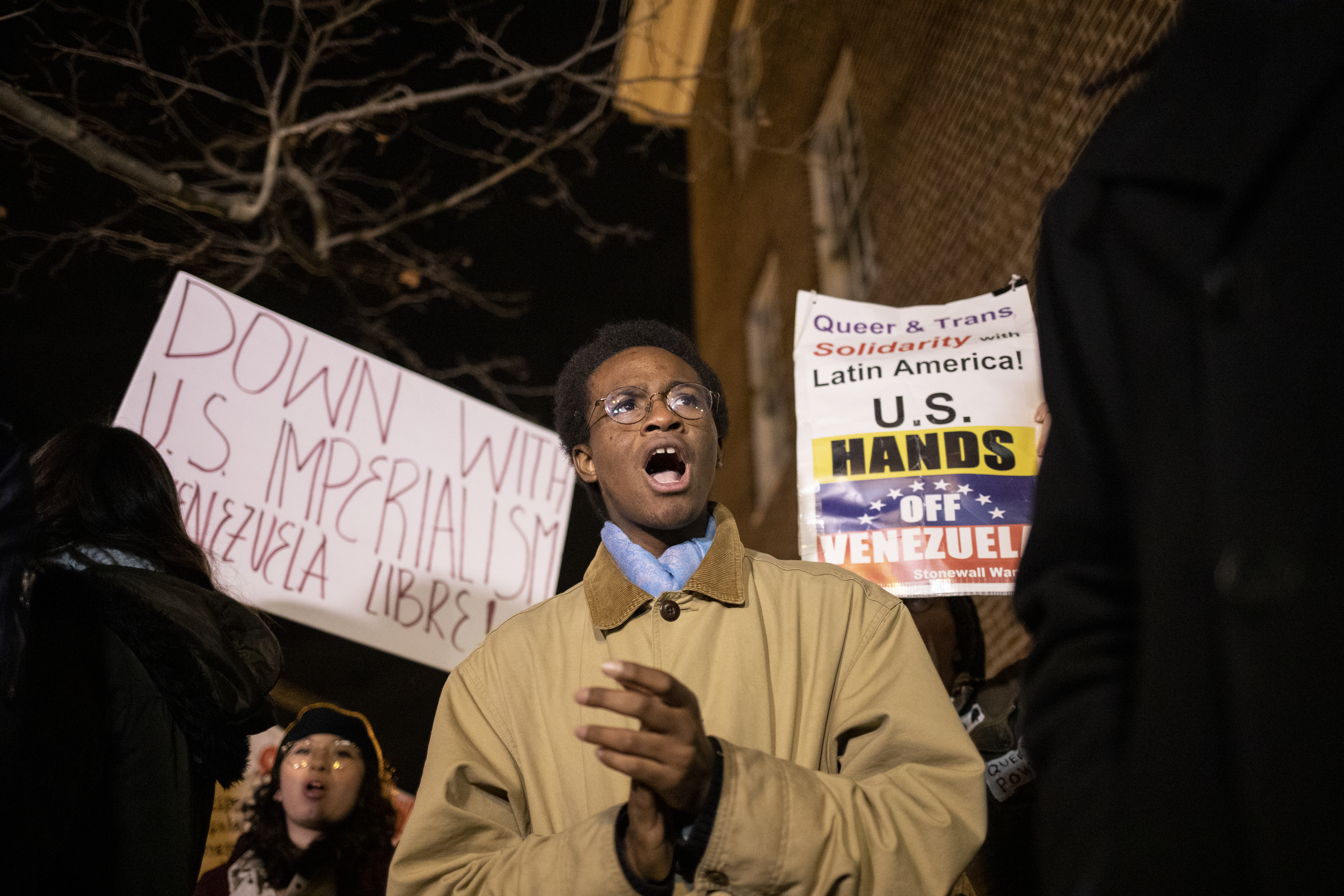 Pro-Maduro demonstrators rally outside of the Venezuelan Embassy on January 23, 2019 in Washington, DC. CREDIT: Alex Wroblewski/Getty Images.
