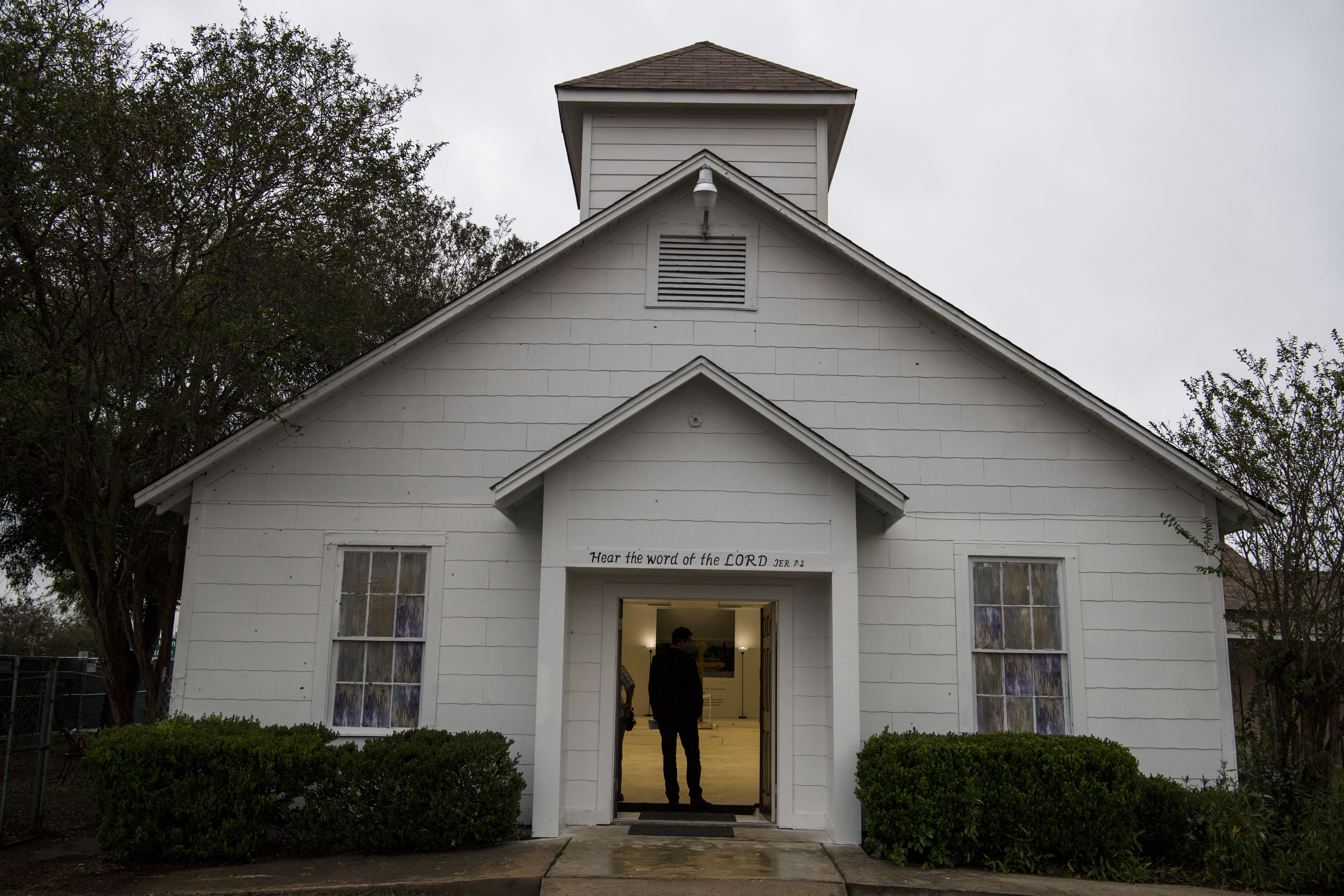 SUTHERLAND SPRINGS, TX - NOVEMBER 12:
A memorial stands in the Sutherland Springs First Baptist Church one week after 26 people were killed inside in Sutherland Springs, Texas on November 12, 2017. (Photo by Carolyn Van Houten/The Washington Post via Getty Images)
